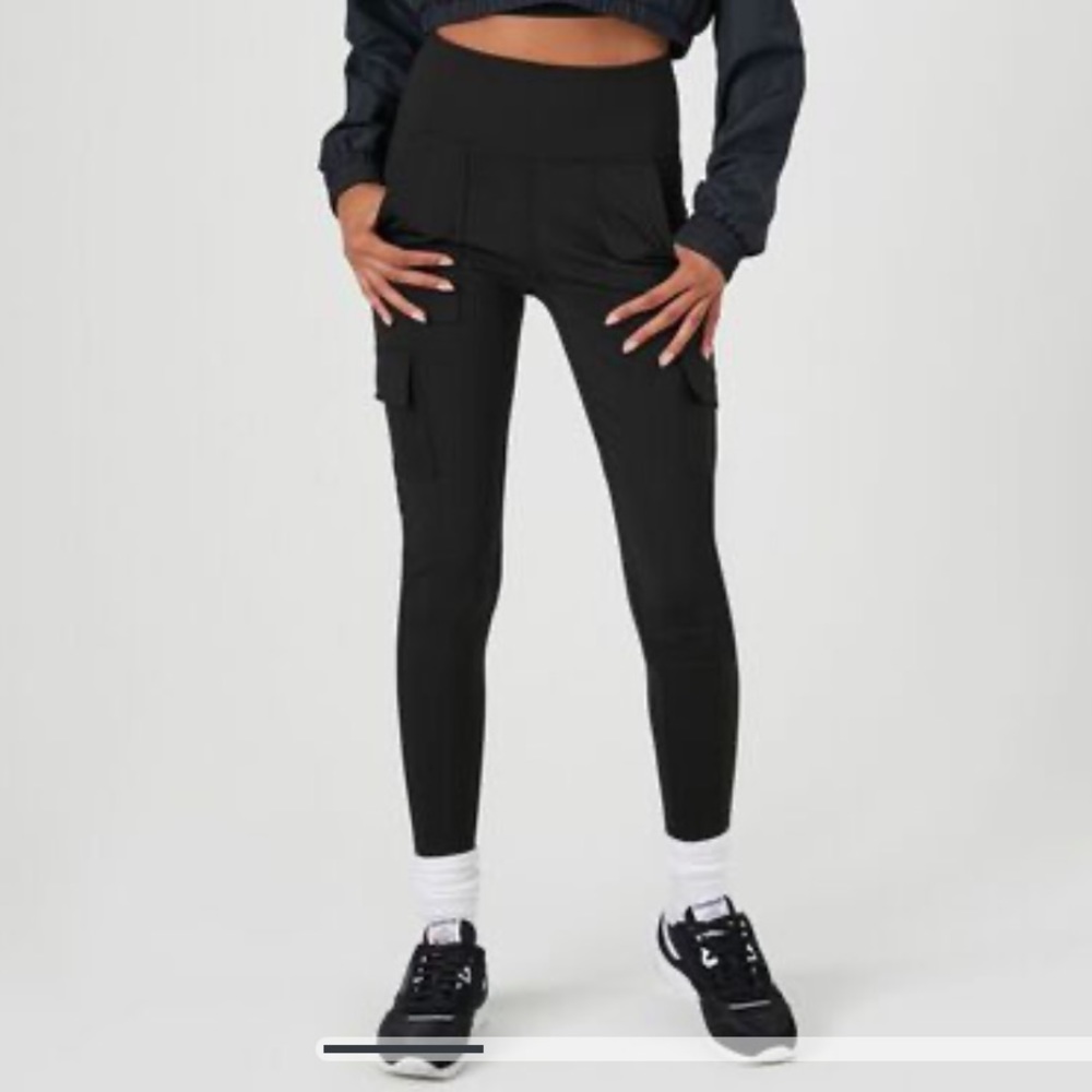 NWOT High Waist Cargo Leggings - Picture 2 of 6